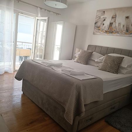 Apartment Golden Sunrise - 4 Ul.Petra Svacica11 บาชกาโวดา ภายนอก รูปภาพ