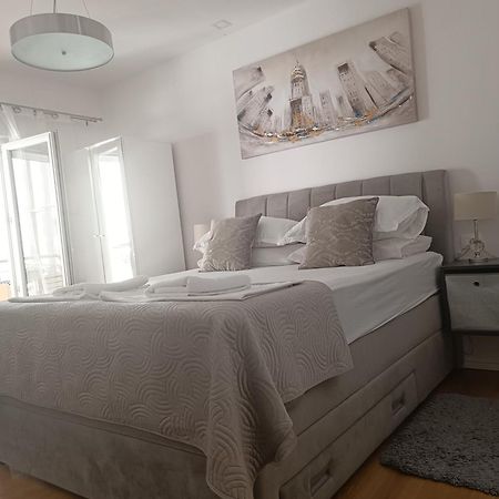 Apartment Golden Sunrise - 4 Ul.Petra Svacica11 บาชกาโวดา ภายนอก รูปภาพ