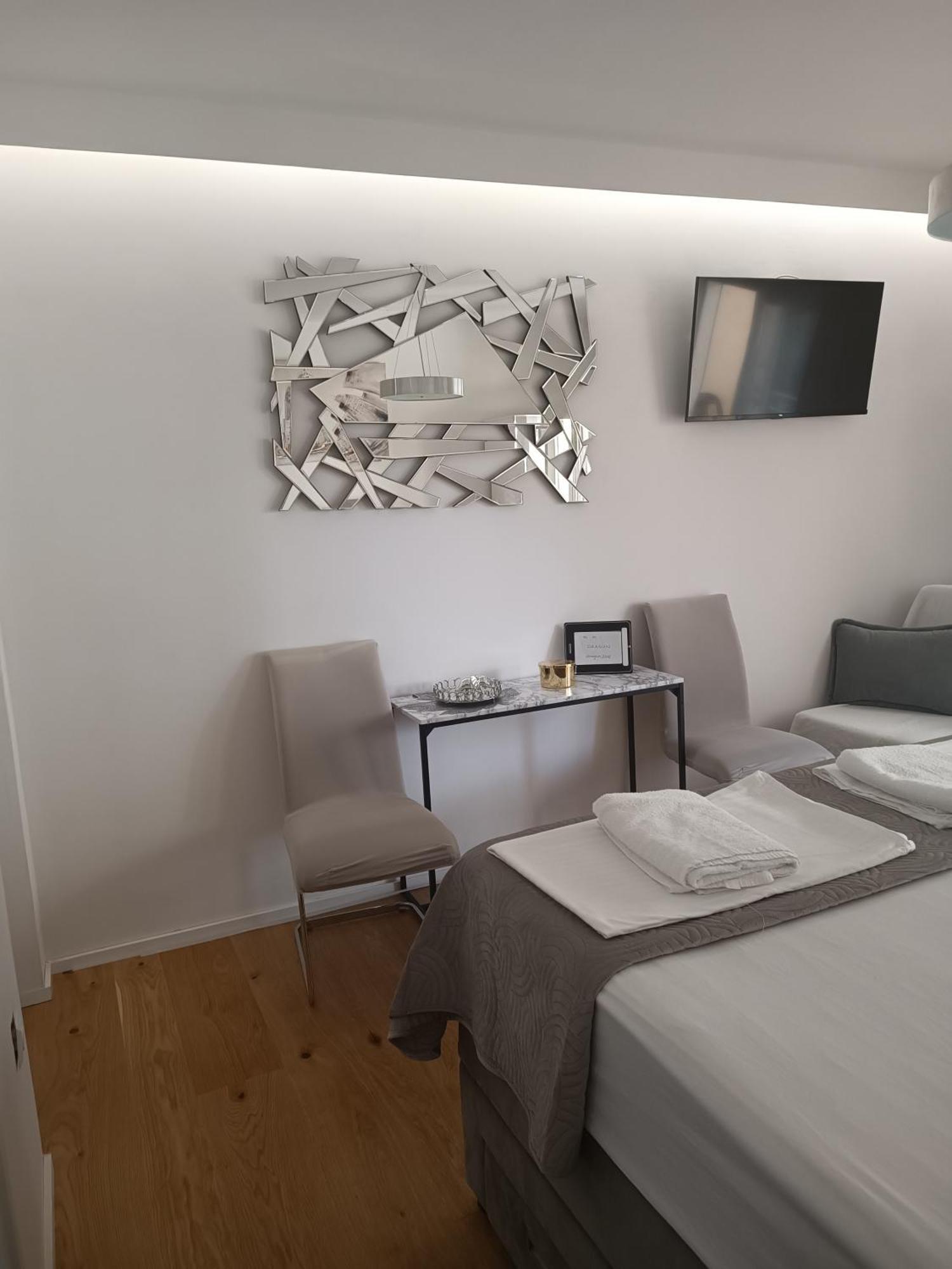 Apartment Golden Sunrise - 4 Ul.Petra Svacica11 บาชกาโวดา ภายนอก รูปภาพ