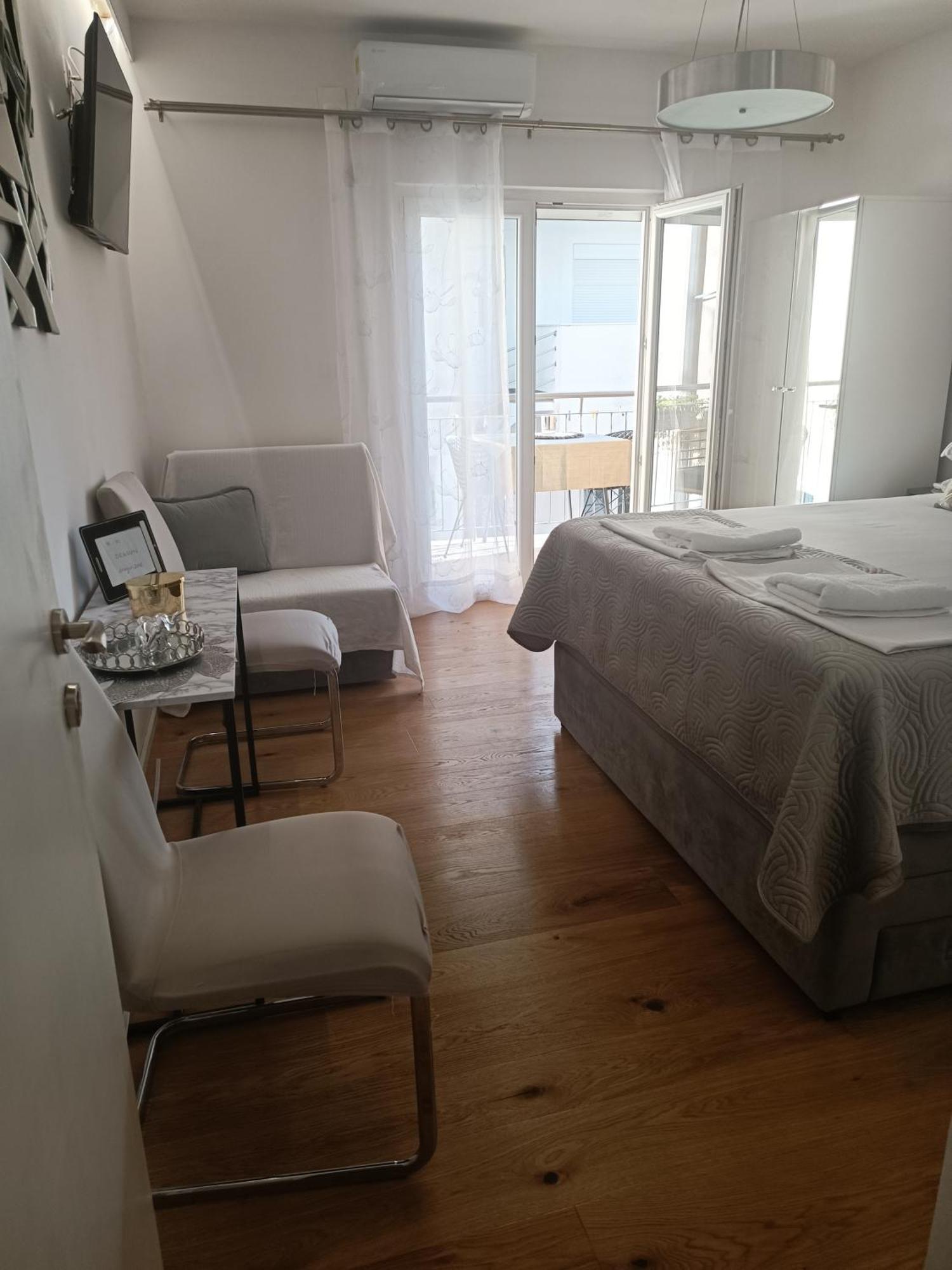 Apartment Golden Sunrise - 4 Ul.Petra Svacica11 บาชกาโวดา ภายนอก รูปภาพ