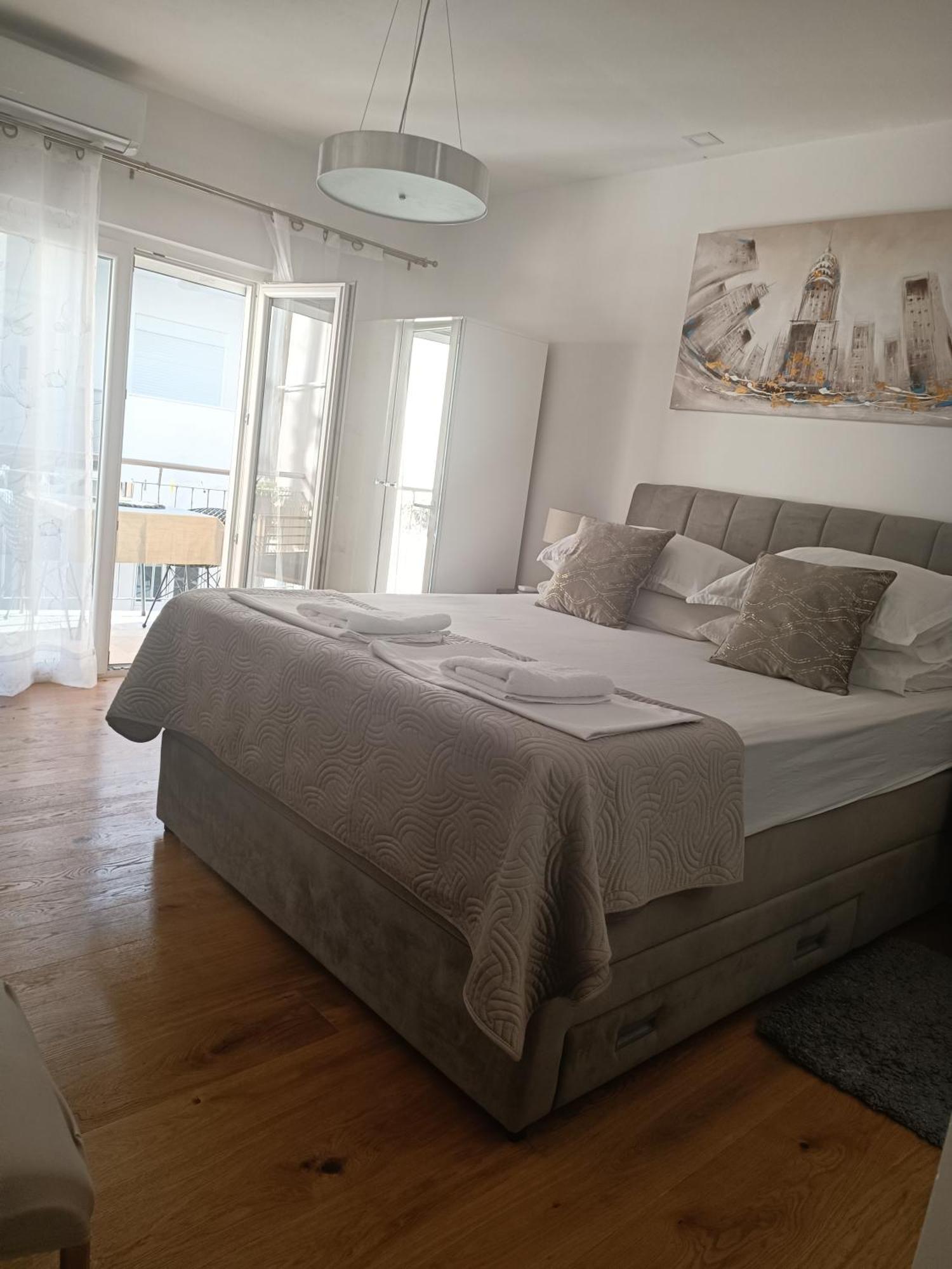 Apartment Golden Sunrise - 4 Ul.Petra Svacica11 บาชกาโวดา ภายนอก รูปภาพ