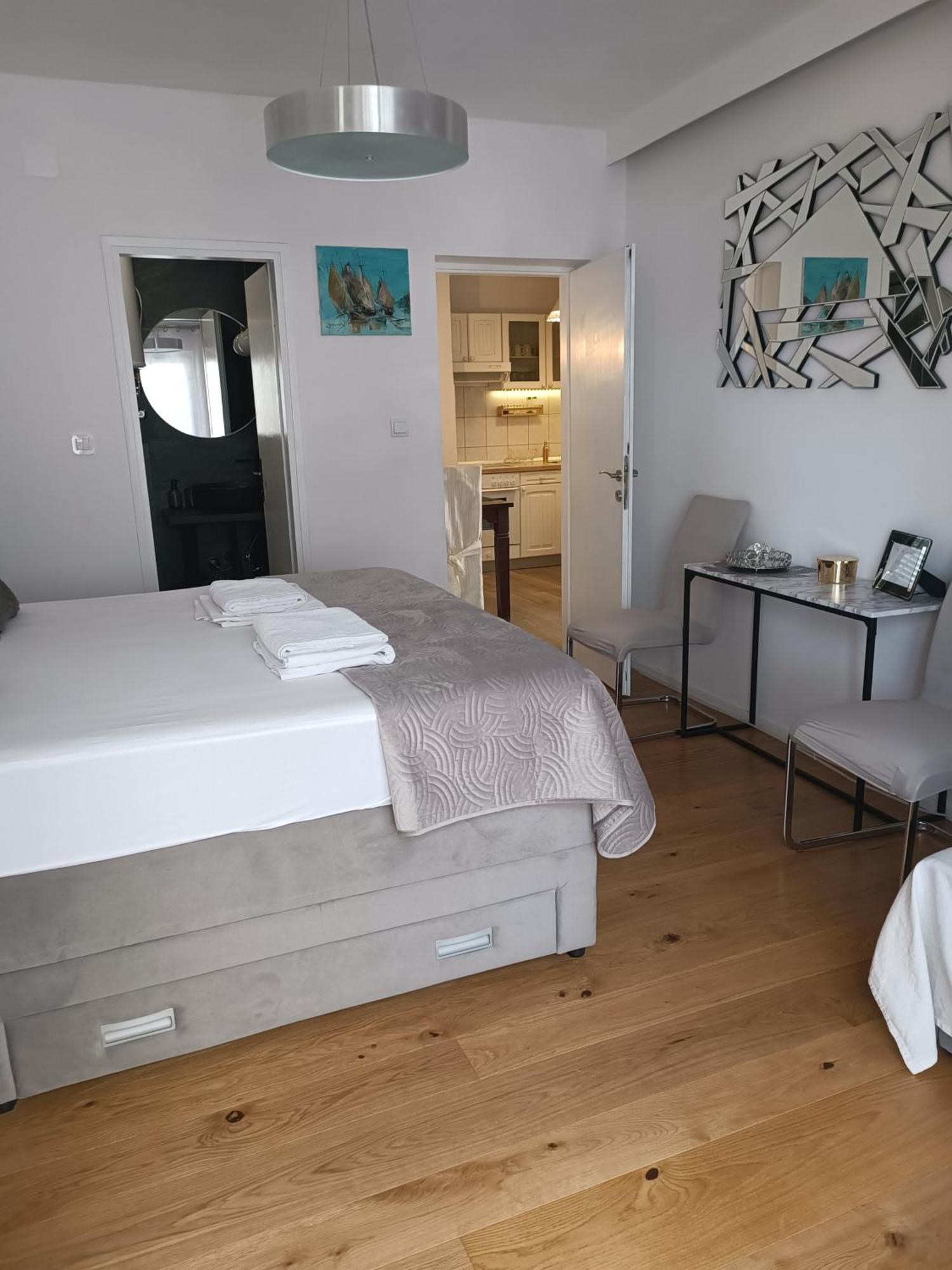 Apartment Golden Sunrise - 4 Ul.Petra Svacica11 บาชกาโวดา ภายนอก รูปภาพ