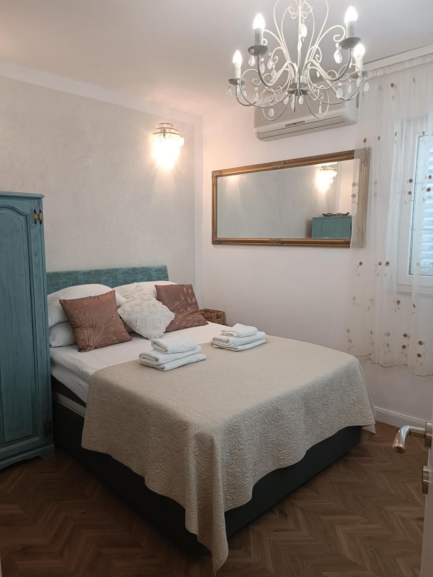 Apartment Golden Sunrise - 4 Ul.Petra Svacica11 บาชกาโวดา ภายนอก รูปภาพ